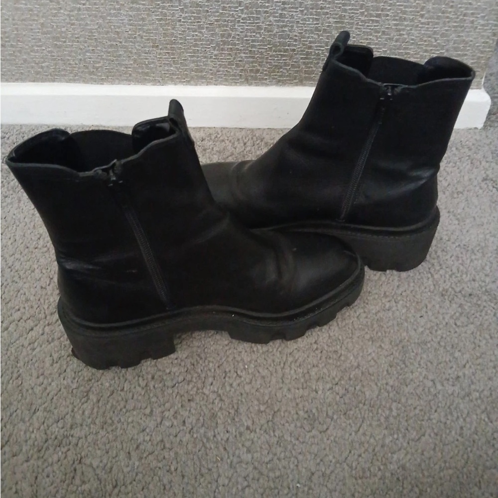 Black leather Ankle Boots